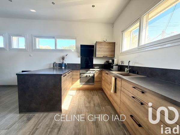 Maison à vendre 4 pièces 95 m² Saint-Cyr-sur-Mer