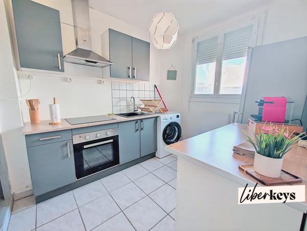 ✨ EXCLUSIVITÉ LIBERKEYS – Appartement lumineux au dernier étage – Fort potentiel locatif à Saumur ✨