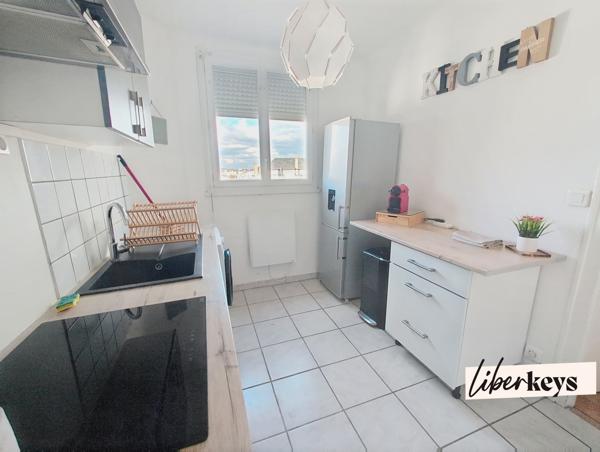 ✨ EXCLUSIVITÉ LIBERKEYS – Appartement lumineux au dernier étage – Fort potentiel locatif à Saumur ✨
