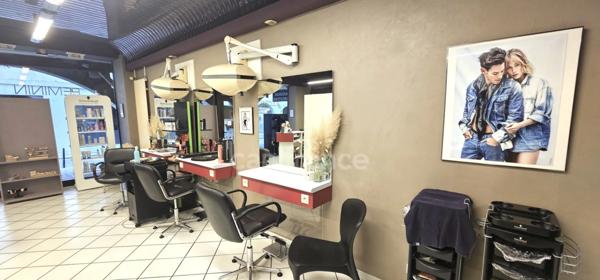 À VENDRE – MURS COMMERCIAUX – CENTRE-VILLE D’ARBOIS (39600)