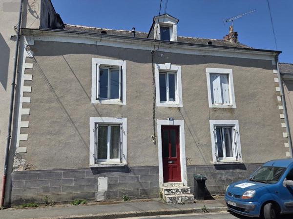 Maison à vendre à Château-Gontier-sur-Mayenne en Mayenne (53200), ref : 53073-1695