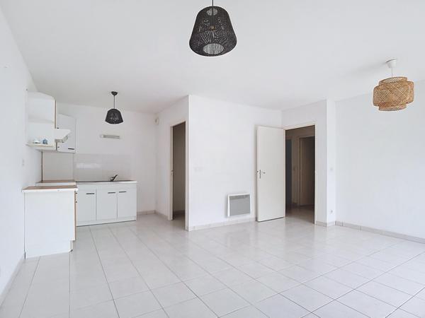 T2 avec balcon, box et stationnement à Hennebont