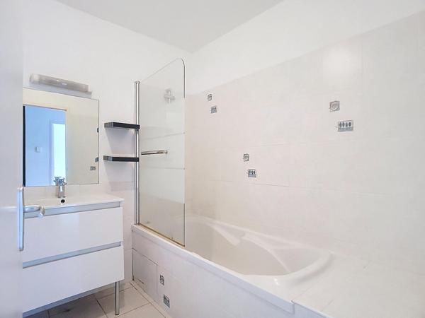 T2 avec balcon, box et stationnement à Hennebont