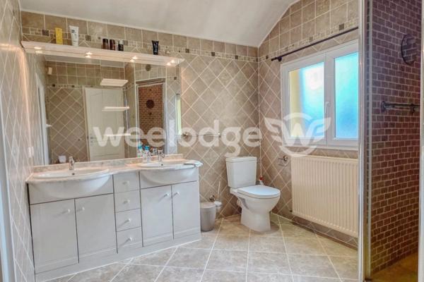 Maison à vendre 5 pièces de 208 m² à Dreux