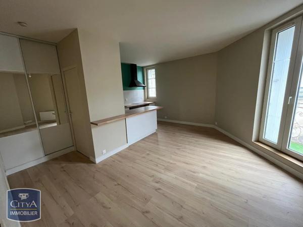 Appartement à louer 2 pièces 42.78m² Tours (37000)