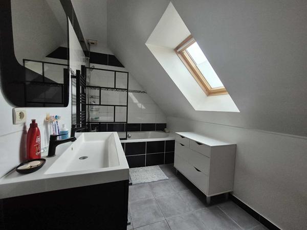 EN EXCLUSIVITE - MAISON RECENTE DE 2010 - 3 CHAMBRES, JARDIN ET GARAGE