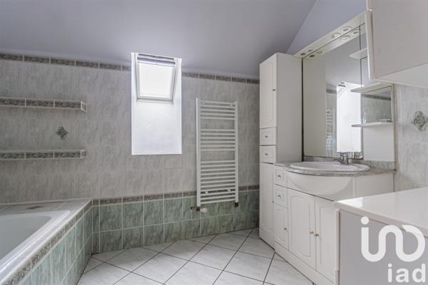 Maison à vendre 6 pièces 107 m² Saint-Pierre-lès-Nemours