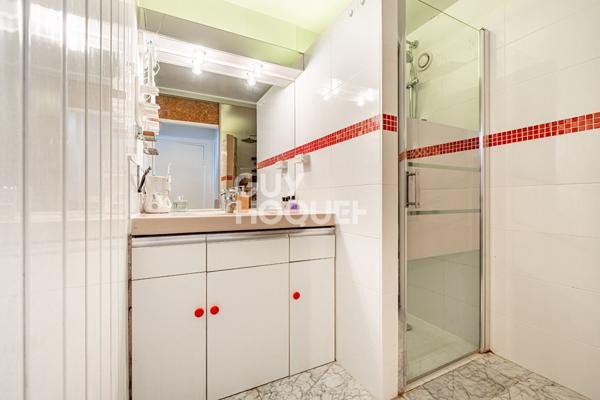 APPARTEMENT 5 PIECES EN DERNIER ETAGE