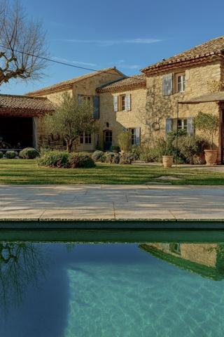 Taillades (84300) Mas d'exception au pied du Luberon.