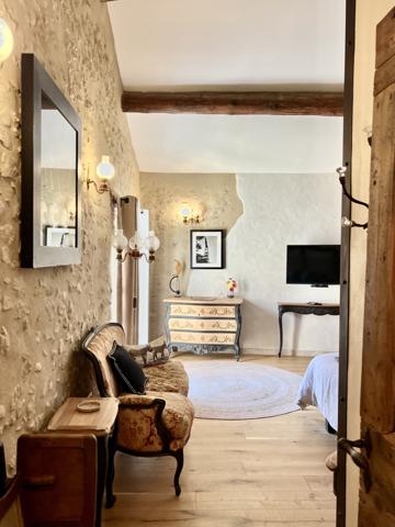 Taillades (84300) Mas d'exception au pied du Luberon.