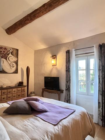 Taillades (84300) Mas d'exception au pied du Luberon.