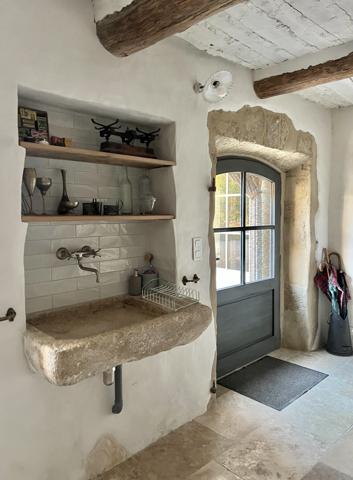 Taillades (84300) Mas d'exception au pied du Luberon.