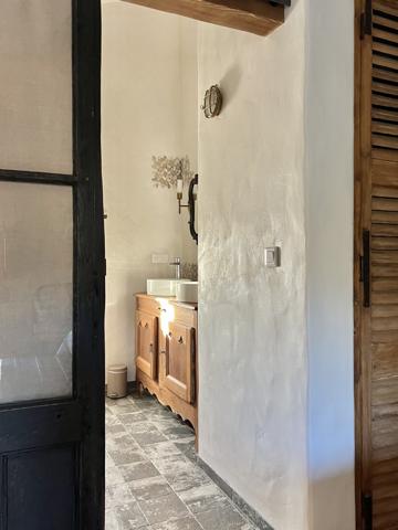 Taillades (84300) Mas d'exception au pied du Luberon.