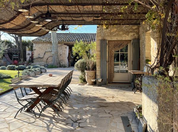 Taillades (84300) Mas d'exception au pied du Luberon.