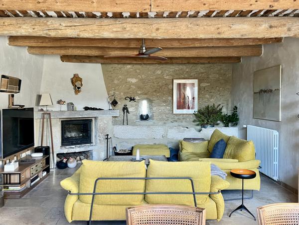 Taillades (84300) Mas d'exception au pied du Luberon.