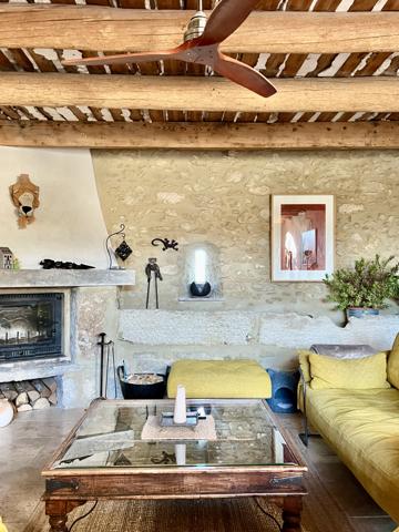 Taillades (84300) Mas d'exception au pied du Luberon.