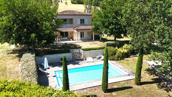 Villa contemporaine avec piscine et parc arboré , Penne d agenais