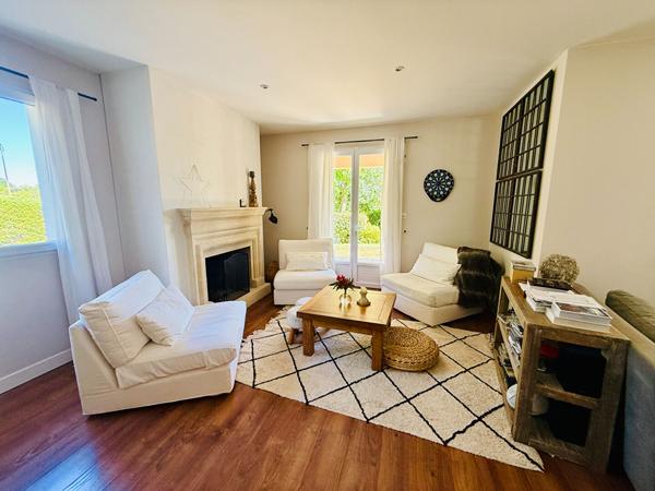 Villa contemporaine avec piscine et parc arboré , Penne d agenais
