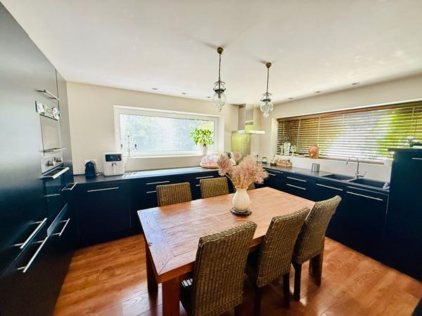 Villa contemporaine avec piscine et parc arboré , Penne d agenais