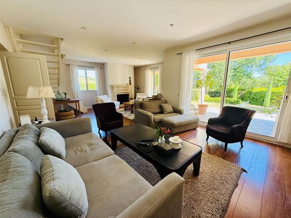 Villa contemporaine avec piscine et parc arboré , Penne d agenais