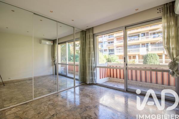 Location appartement 3 pièces 77 m² Nice