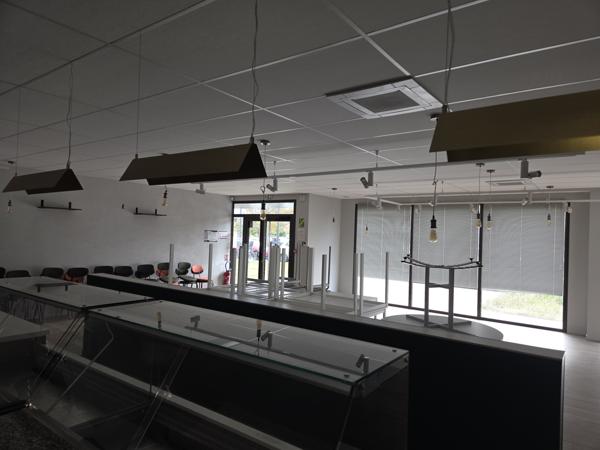 Trélazé (49800) Local professionnel Anger rue des Perreyeux proche clinique saint Joseph