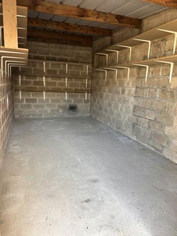 LISIEUX centre-ville, garage d'env. 14 m² , Lisieux