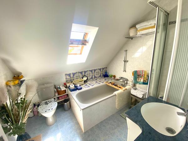 Maison à vendre    6 pièces • 145 m2 Méry-sur-Oise