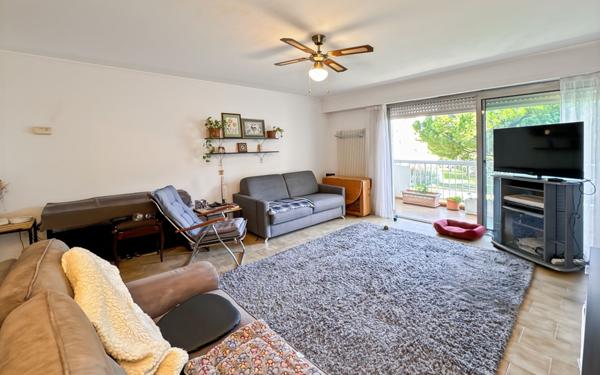 Appartement à vendre    3 pièces • 76,43 m2 Antibes