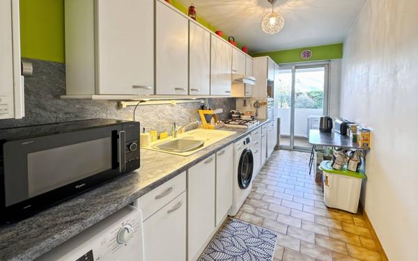 Appartement à vendre    3 pièces • 76,43 m2 Antibes