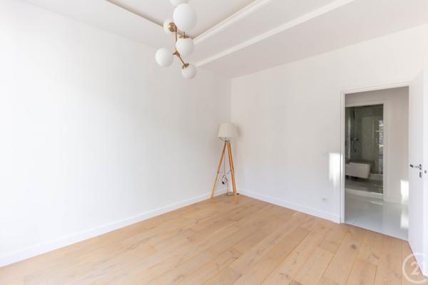 Appartement F3 à vendre  3 pièces - 115,78 m2 PARIS - 75016