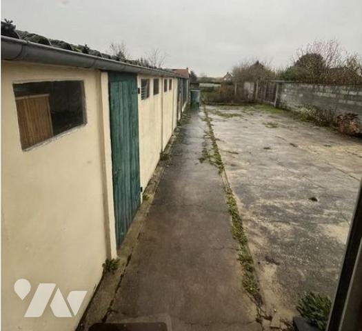 MAISON SEMI MITOYENNE HABITABLE DE PLAIN PIED