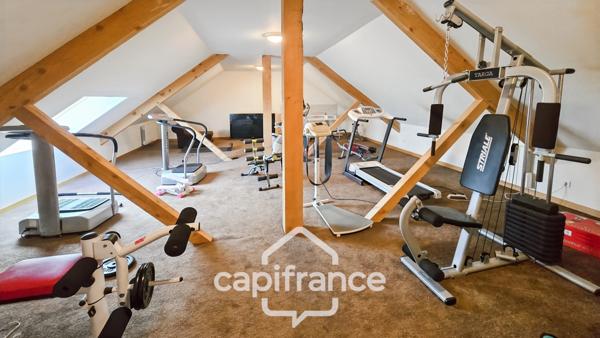 CHALON SUR SAONE, Villa 370 m², 11 pièces, piscine, dépendances sur 3325 m² de terrain