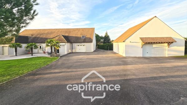 CHALON SUR SAONE, Villa 370 m², 11 pièces, piscine, dépendances sur 3325 m² de terrain