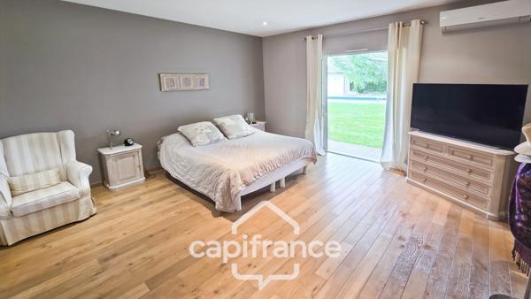 CHALON SUR SAONE, Villa 370 m², 11 pièces, piscine, dépendances sur 3325 m² de terrain