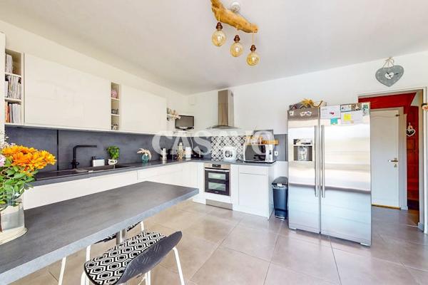 Vente Maison 7 pièces de 197m² - 94510 La Queue-en-Brie