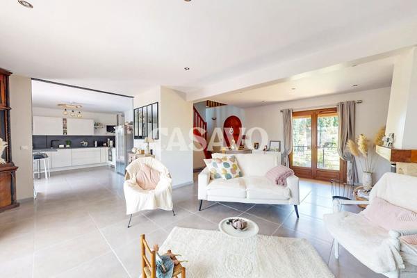 Vente Maison 7 pièces de 197m² - 94510 La Queue-en-Brie