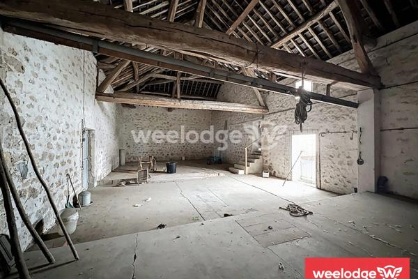 Maison à vendre 10 pièces de 505 m² à Jouy-le-Moutier