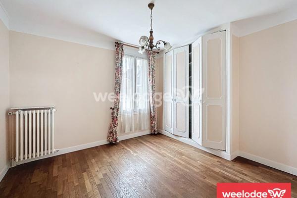 Maison à vendre 10 pièces de 505 m² à Jouy-le-Moutier