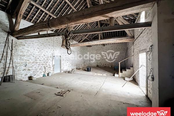 Maison à vendre 10 pièces de 505 m² à Jouy-le-Moutier