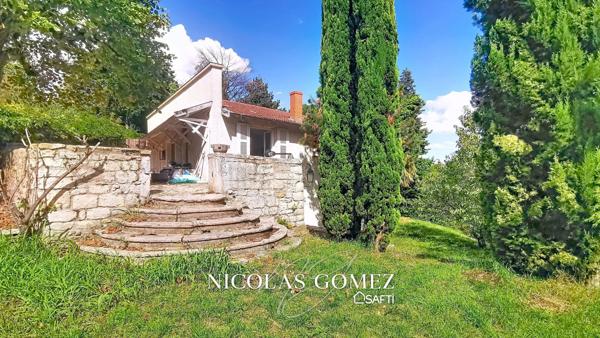 Maison T7 4-5 chambres à rénover sur les hauteurs de Trévoux