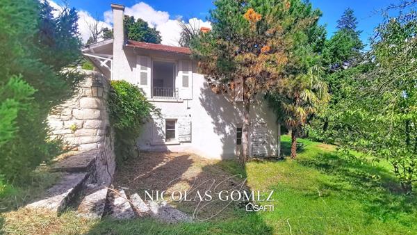 Maison T7 4-5 chambres à rénover sur les hauteurs de Trévoux