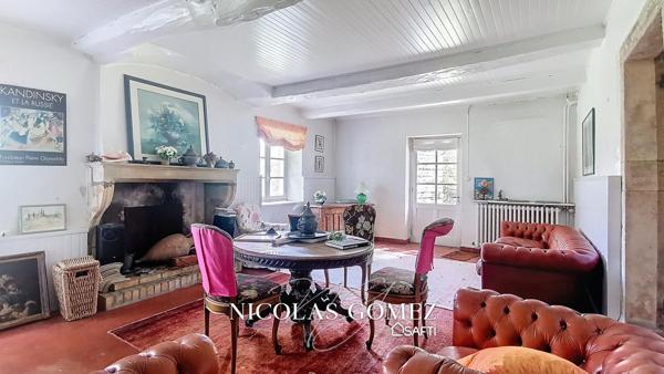 Maison T7 4-5 chambres à rénover sur les hauteurs de Trévoux