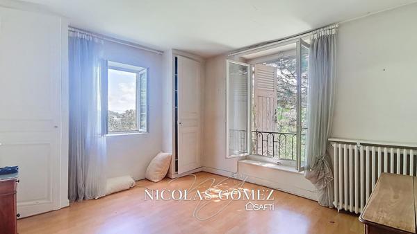 Maison T7 4-5 chambres à rénover sur les hauteurs de Trévoux