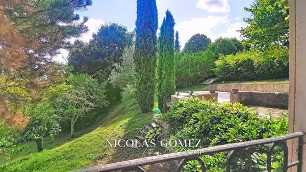 Maison T7 4-5 chambres à rénover sur les hauteurs de Trévoux