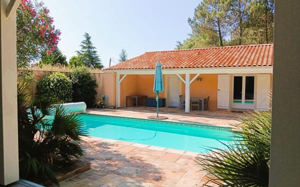 Maison à vendre    5 pièces •  Aurice