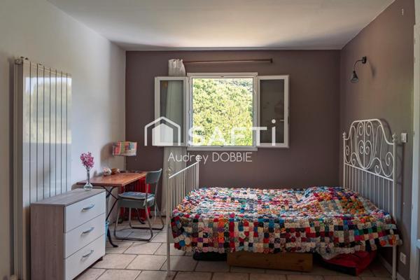 07140 Chambonas : Ensemble immobilier de 4 logements avce Piscine et chataigneraie