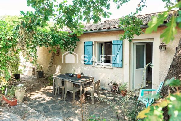 07140 Chambonas : Ensemble immobilier de 4 logements avce Piscine et chataigneraie