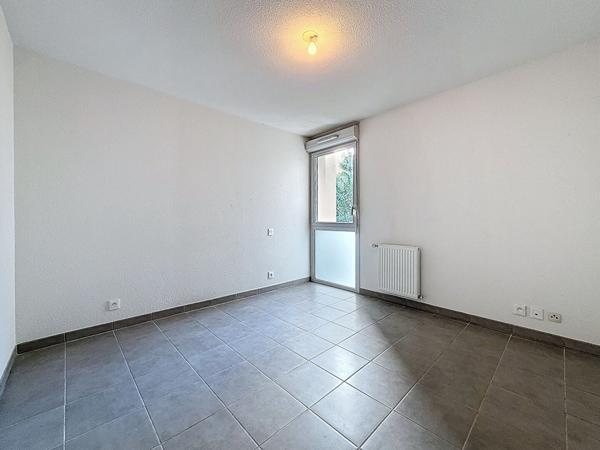 A VENDRE - TOULOUSE entre Lalande et Aucamville - Appartement T2 44m² et une place de parking