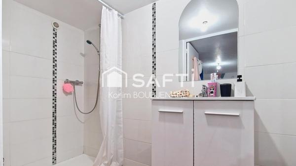 Maison individuelle sur sous sol total, 3 chambres...